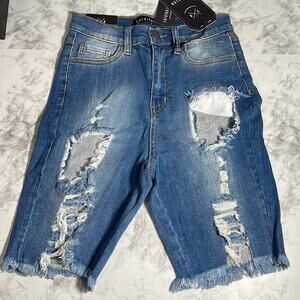 FASHION NOVA Khloe Bermuda Shorts in Medium Blue Wash Size Medium